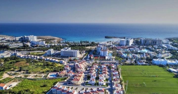 Nissi Golden Sands Sea View 2 Bedroom Ayía Nápa